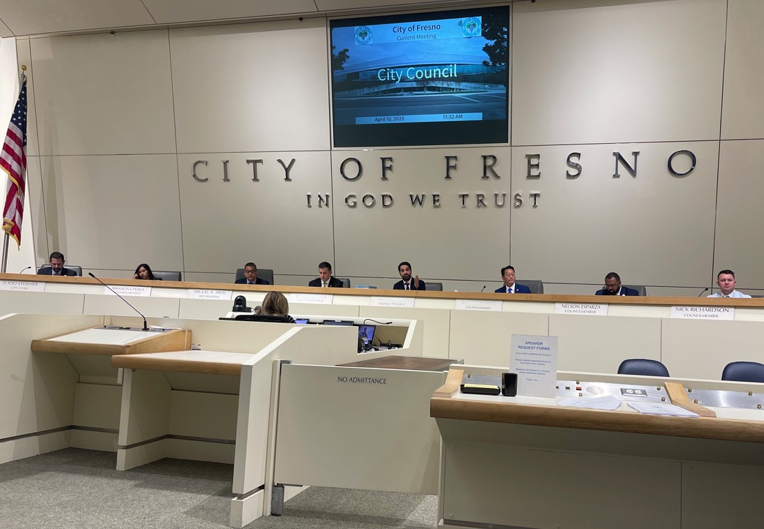 The Fresno City Council voted 6-0 Thursday to approve an ordinance criminalizing the possession, receipt, or transportation of copper or aluminum wire.